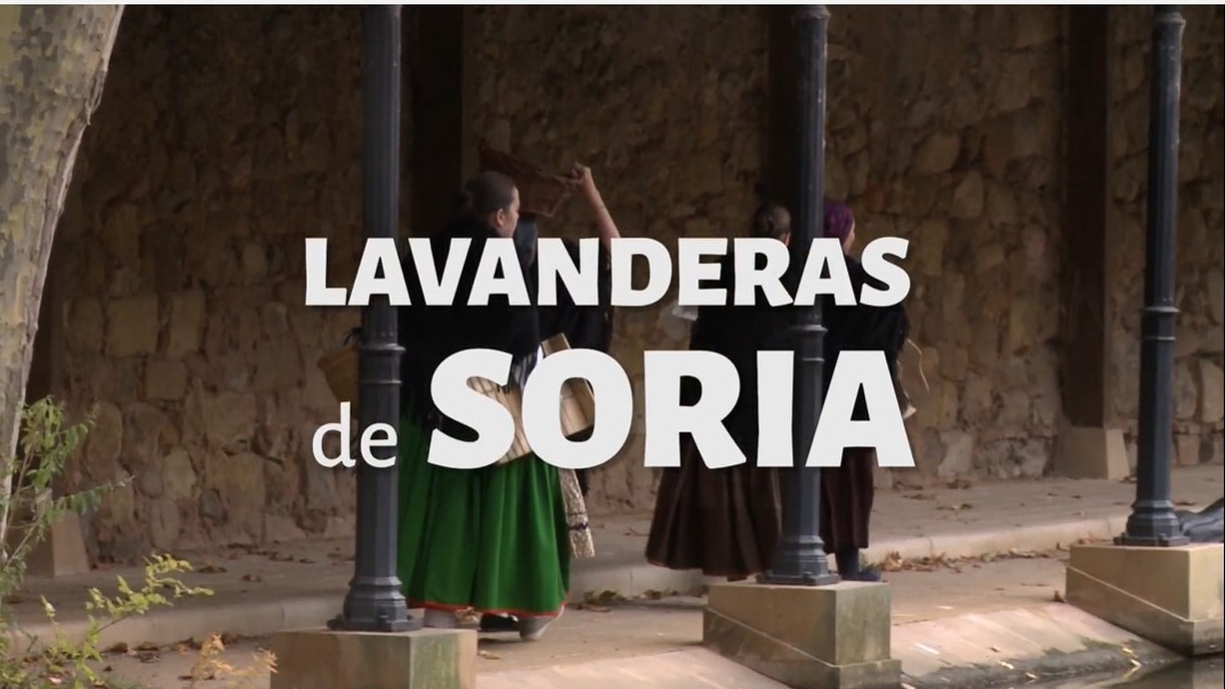 Proyección del documental Lavanderas de Soria en Fuentenebro, con la presencia de su directora