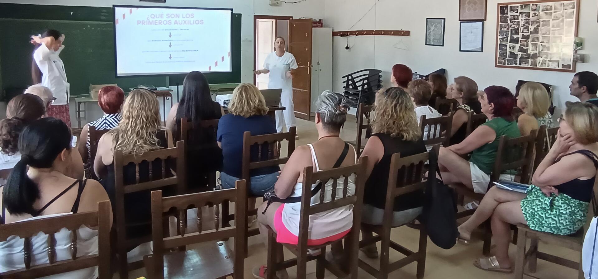 Fuentenebro aprende Primeros Auxilios gracias al compromiso de sus vecinas